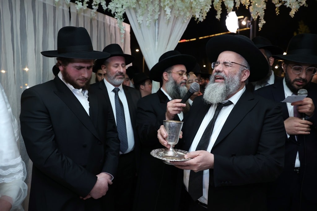 המשפיע מכפר סבא חיתן את בתו הבכורה, כולם הגיעו לברך