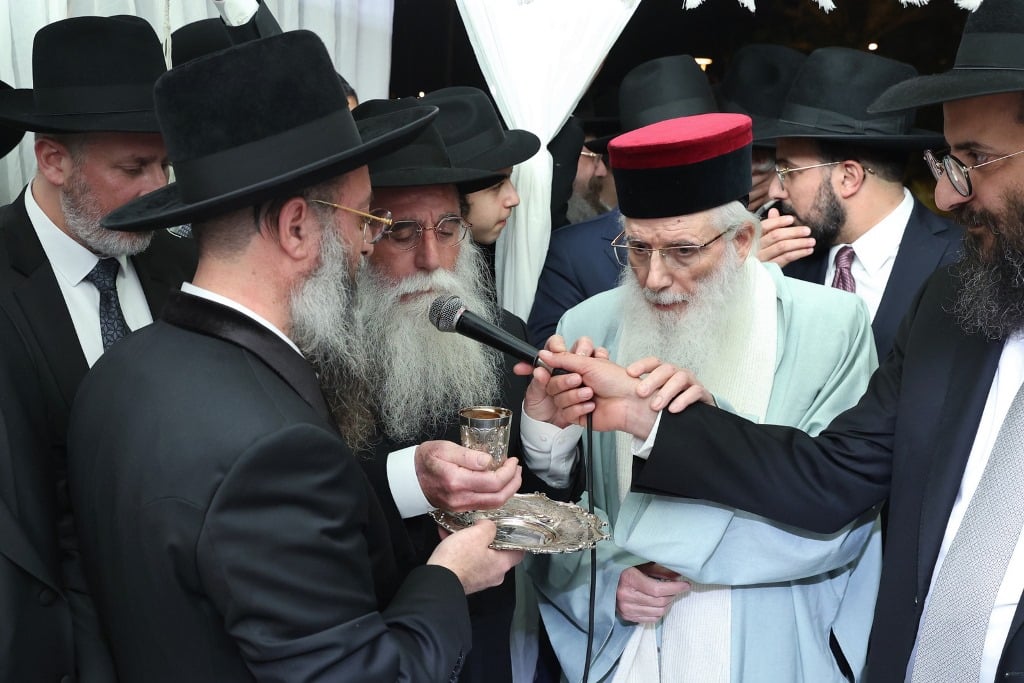 המשפיע מכפר סבא חיתן את בתו הבכורה, כולם הגיעו לברך