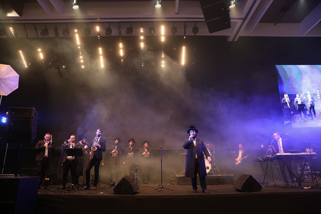 המשפיע מכפר סבא חיתן את בתו הבכורה, כולם הגיעו לברך