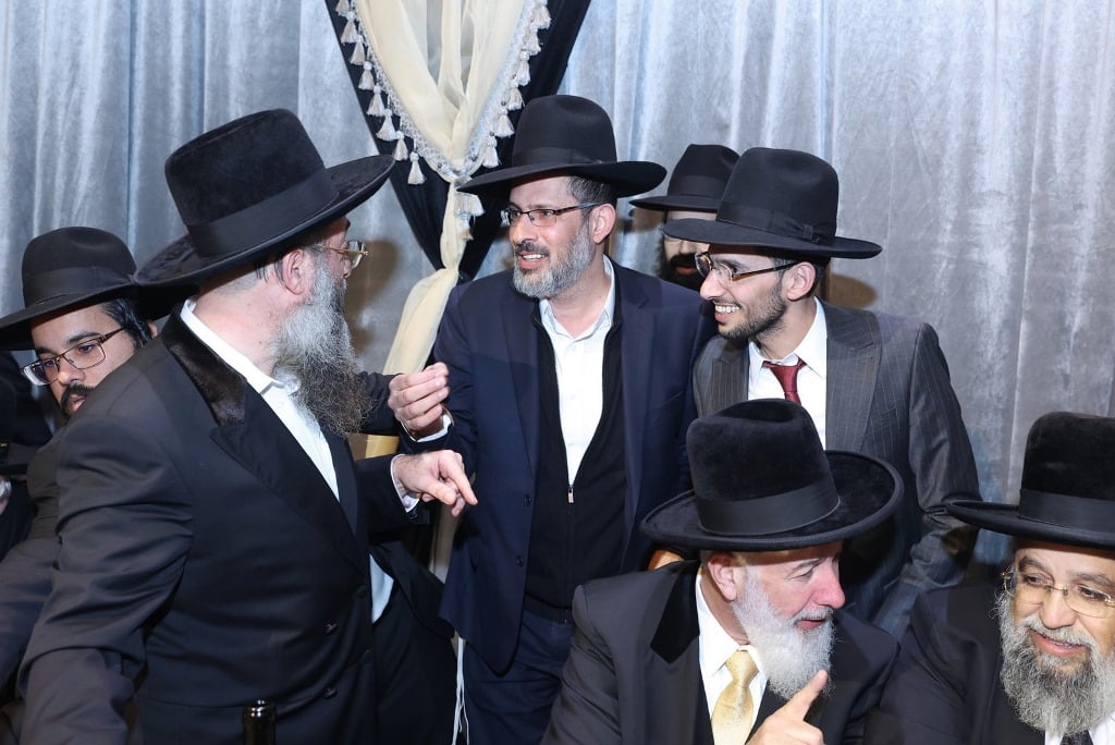 המשפיע מכפר סבא חיתן את בתו הבכורה, כולם הגיעו לברך