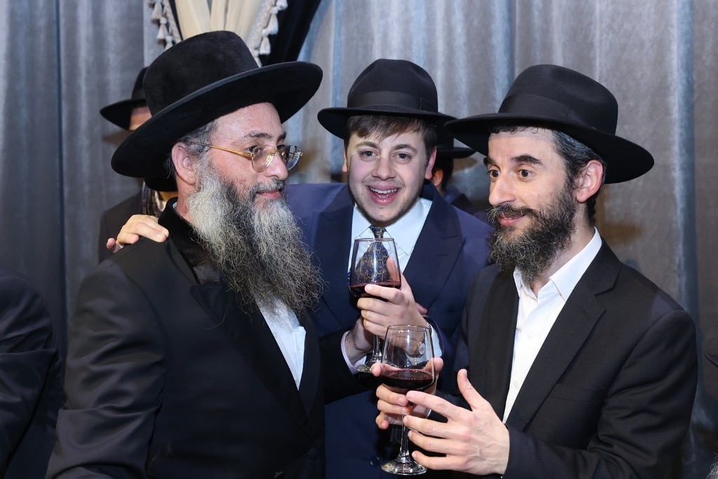 המשפיע מכפר סבא חיתן את בתו הבכורה, כולם הגיעו לברך