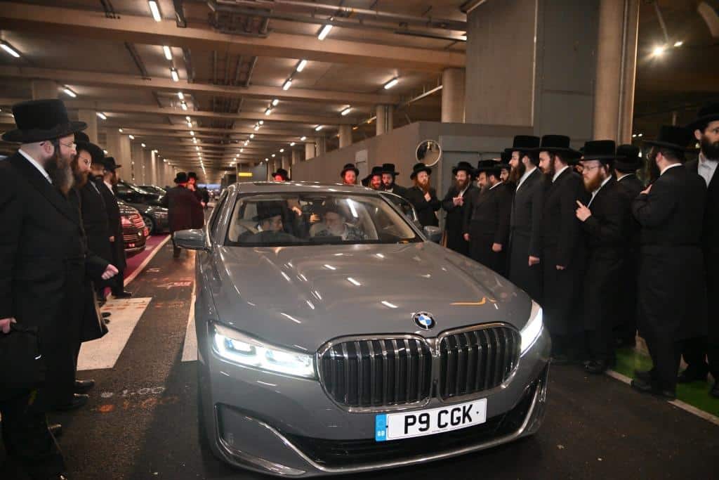 לונדון התרגשה: ביקור הבזק של האדמו"ר מויז'ניץ