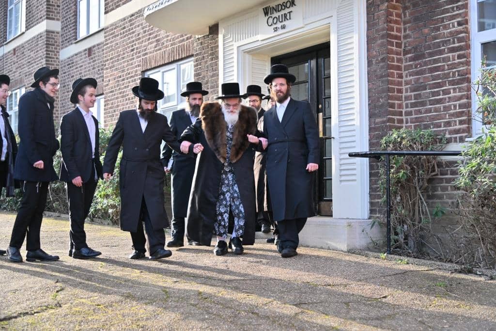 לונדון התרגשה: ביקור הבזק של האדמו"ר מויז'ניץ