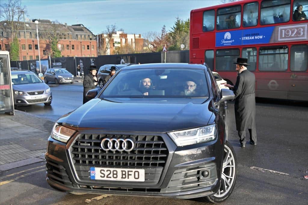 לונדון התרגשה: ביקור הבזק של האדמו"ר מויז'ניץ