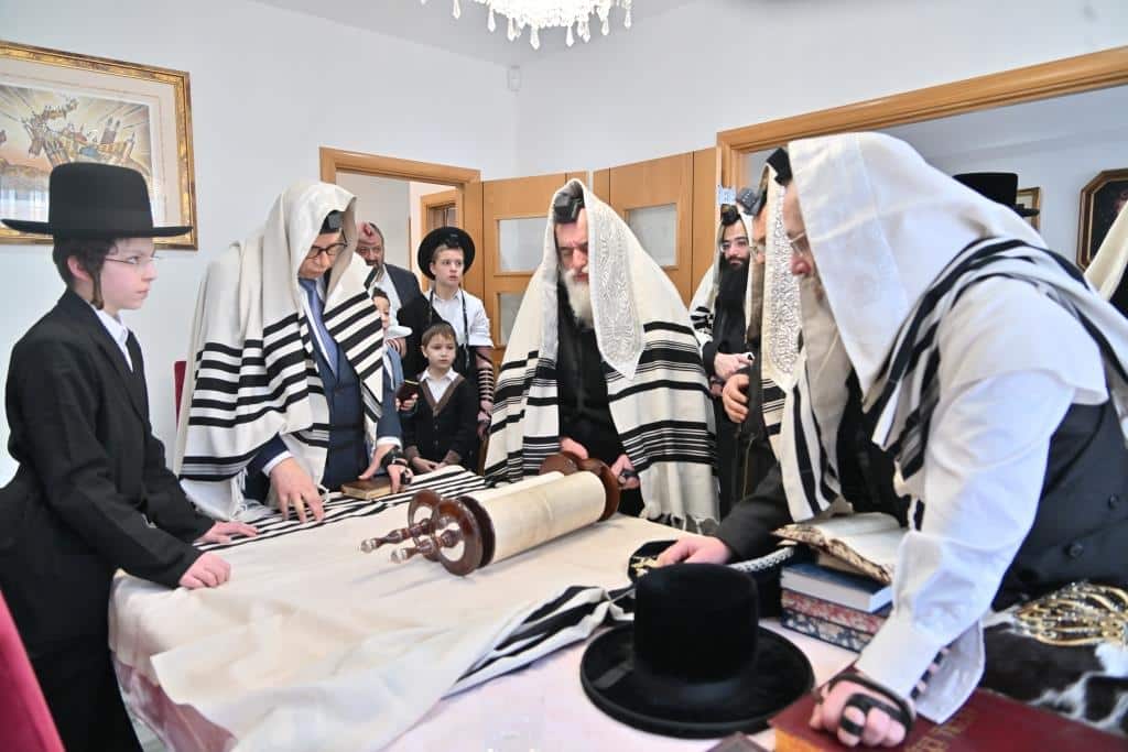 לונדון התרגשה: ביקור הבזק של האדמו"ר מויז'ניץ