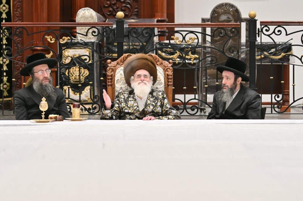 גלריה: ט"ו בשבט בחצר הקודש ויז'ניץ