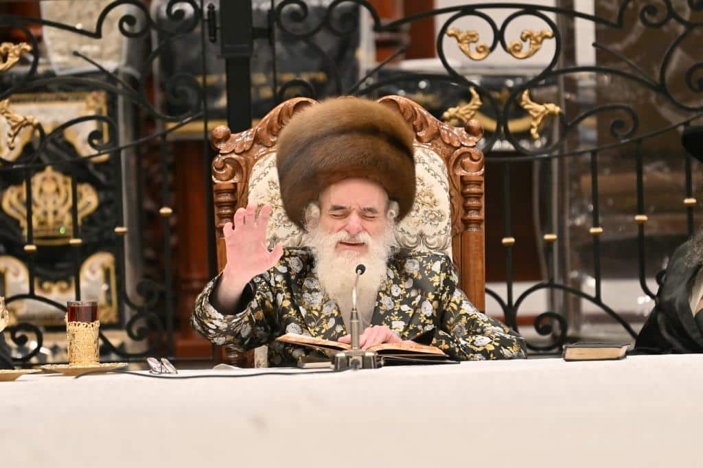 גלריה: ט"ו בשבט בחצר הקודש ויז'ניץ