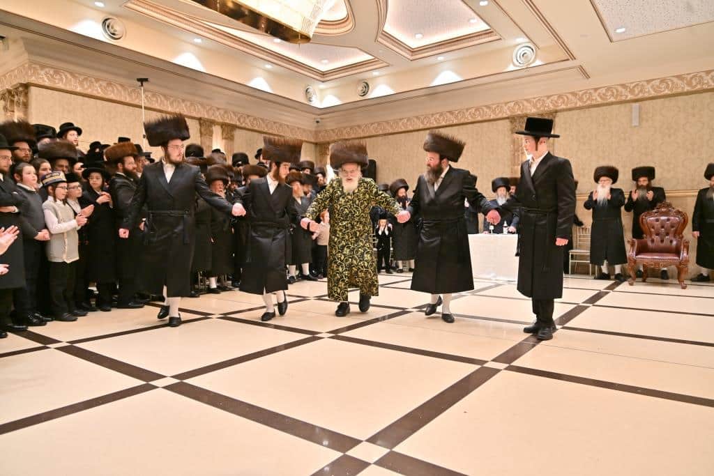 לונדון התרגשה: ביקור הבזק של האדמו"ר מויז'ניץ