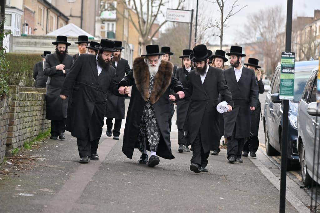 לונדון התרגשה: ביקור הבזק של האדמו"ר מויז'ניץ