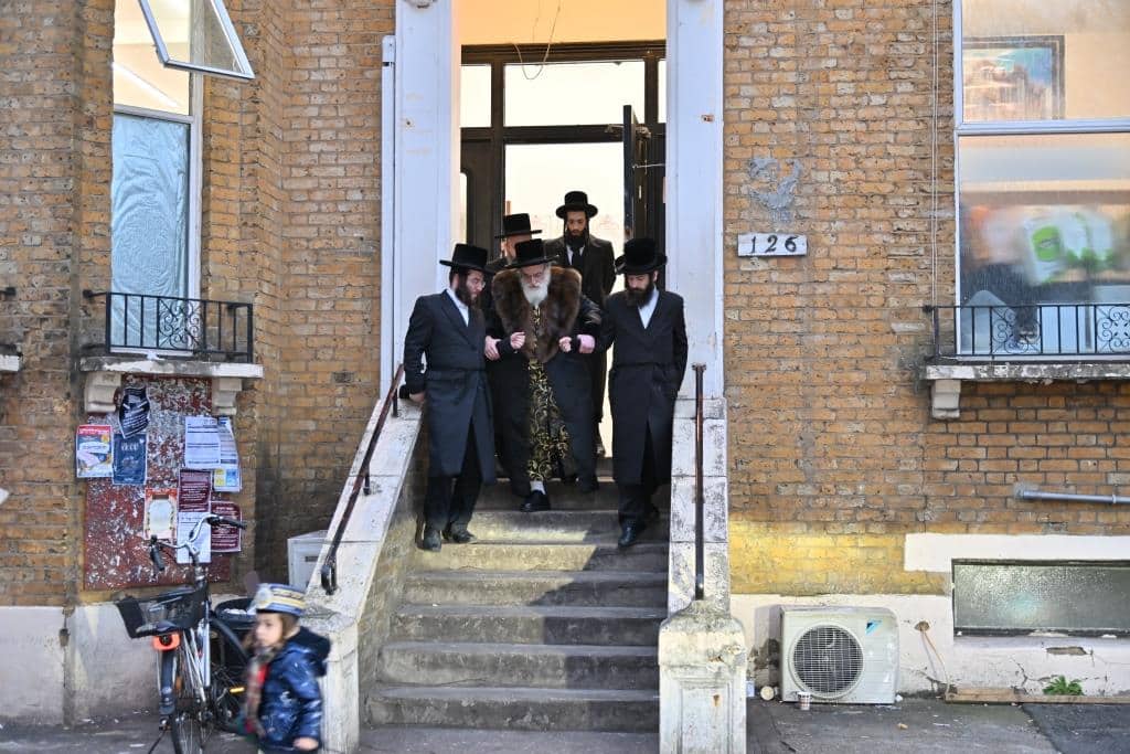 לונדון התרגשה: ביקור הבזק של האדמו"ר מויז'ניץ