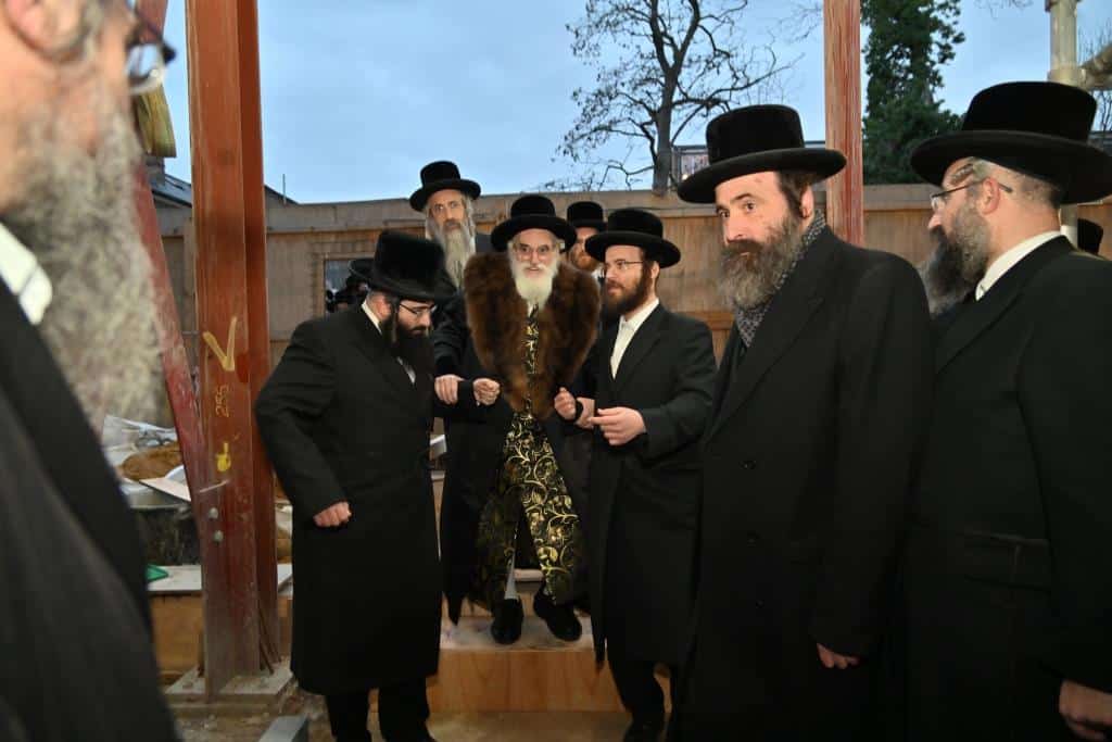 לונדון התרגשה: ביקור הבזק של האדמו"ר מויז'ניץ