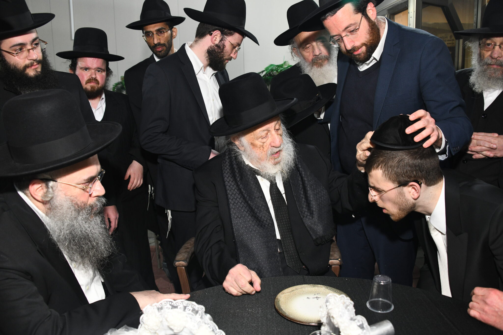 כל המי ומי בחתונת נכדת מרן שר התורה