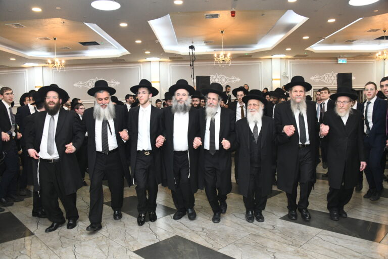 כל המי ומי בחתונת נכדת מרן שר התורה כל המי ומי בחתונת נכדת מרן שר התורה