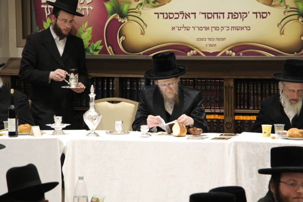 הרבי מאלכסנדר ערך טיש ט"ו בשבט