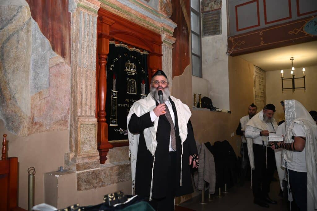 מסע הקודש של הגאון הצדיק רבי ישראל אברג'ל לפולין 