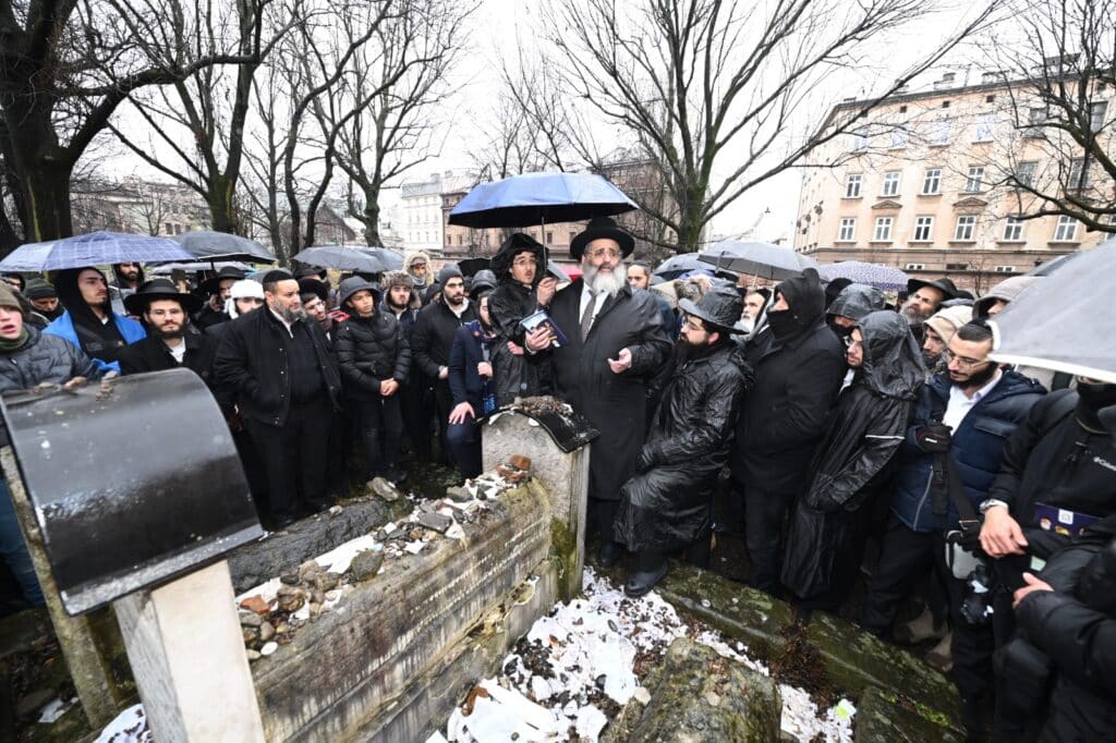 מסע הקודש של הגאון הצדיק רבי ישראל אברג'ל לפולין 