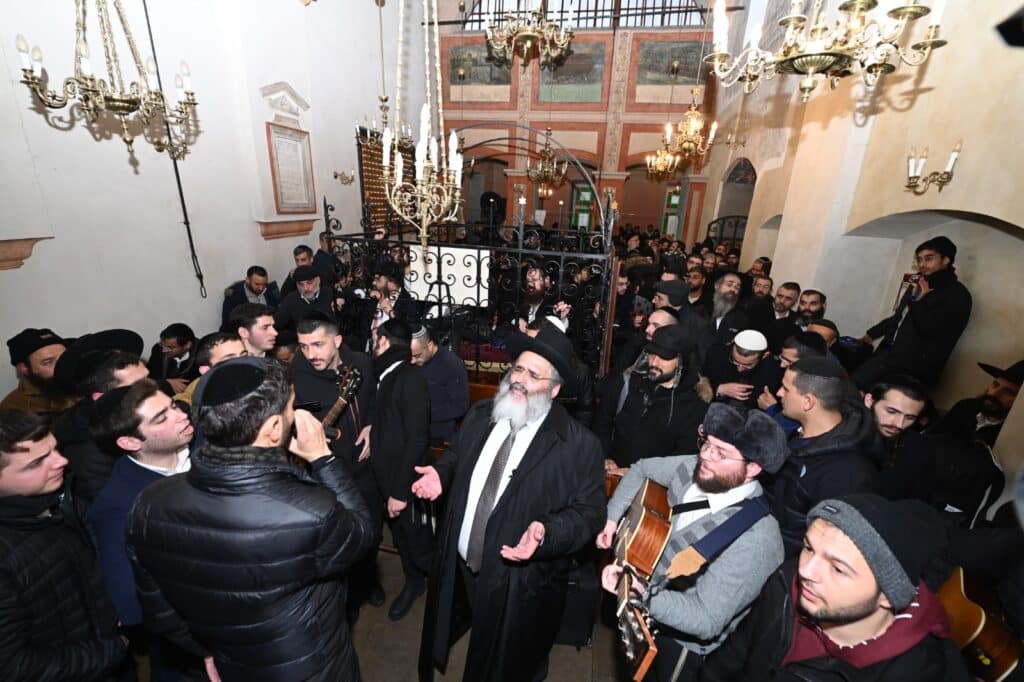 מסע הקודש של הגאון הצדיק רבי ישראל אברג'ל לפולין 