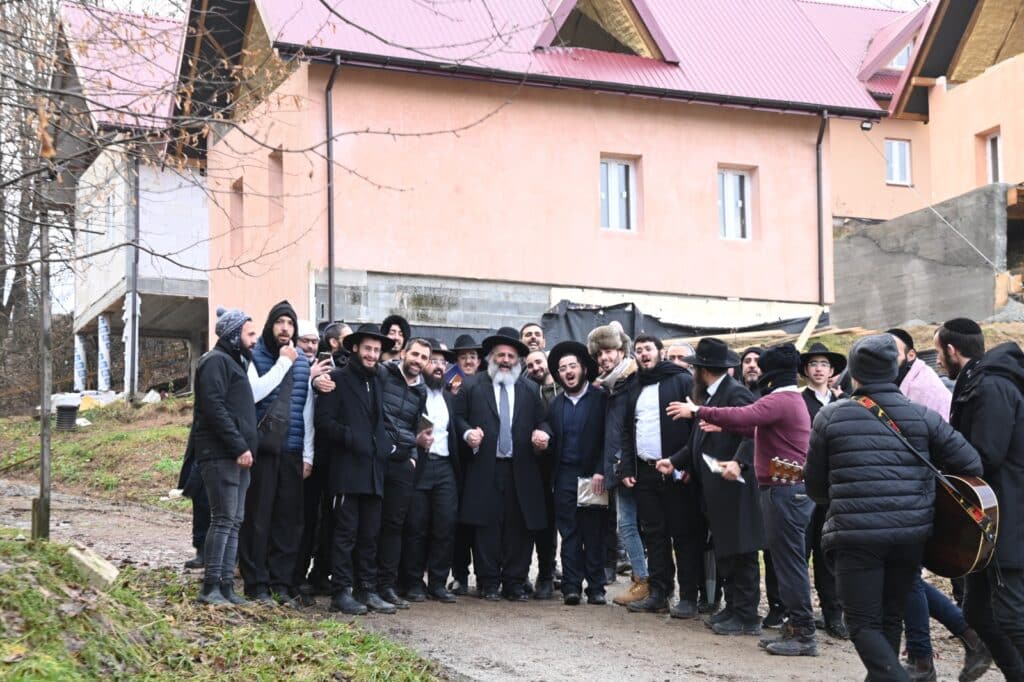 מסע הקודש של הגאון הצדיק רבי ישראל אברג'ל לפולין 