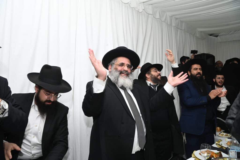 מסע הקודש של הגאון הצדיק רבי ישראל אברג'ל לפולין 