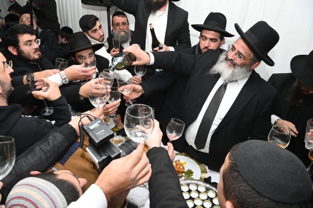 מסע הקודש של הגאון הצדיק רבי ישראל אברג'ל לפולין 