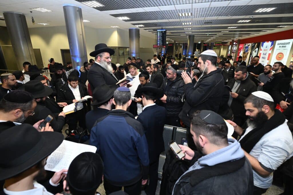 מסע הקודש של הגאון הצדיק רבי ישראל אברג'ל לפולין 