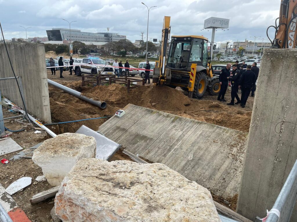 אשדוד: 2 פועלים נהרגו מחומת בטון שקרסה עליהם בעבודתם