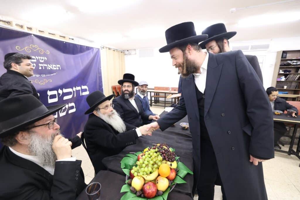 פירותיך מתוקים: תלמידי הישיבה המיוחדים שריגשו את חבר מועצת גדולי התורה