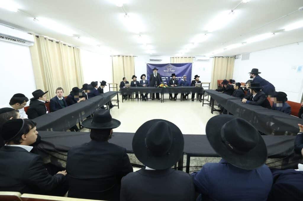 פירותיך מתוקים: תלמידי הישיבה המיוחדים שריגשו את חבר מועצת גדולי התורה