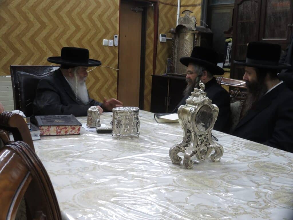 לקראת נישואי בתו: רבה של מירון ביקר אצל גדולי האדמו"רים והרבנים • גלריה