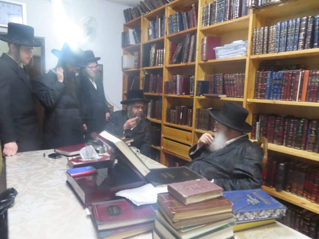 לקראת נישואי בתו: רבה של מירון ביקר אצל גדולי האדמו"רים והרבנים • גלריה
