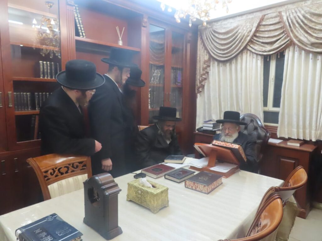 לקראת נישואי בתו: רבה של מירון ביקר אצל גדולי האדמו"רים והרבנים • גלריה