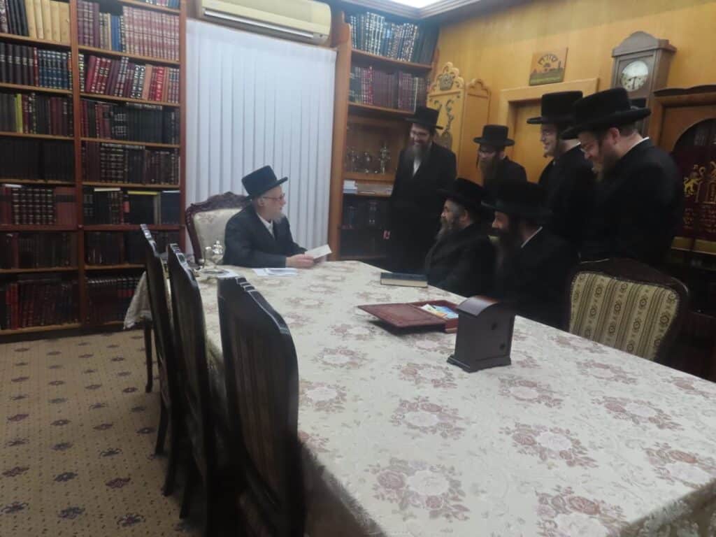 לקראת נישואי בתו: רבה של מירון ביקר אצל גדולי האדמו"רים והרבנים • גלריה