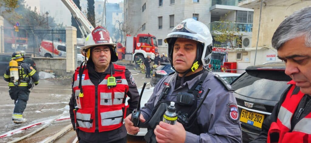 שריפת ענק בירושלים: הכבאים פינו את ביקור חולים