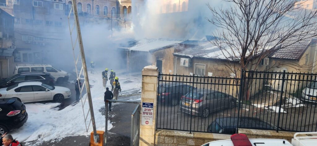 שריפת ענק בירושלים: הכבאים פינו את ביקור חולים