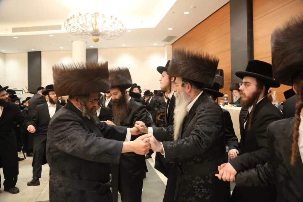 "כי לא תשכח מפי זרעו" • כך חגגו את שמחת בית מירון | גלריה