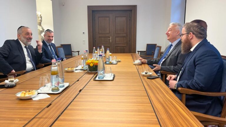 ד"ש מאורבן: מה חיפש דרעי בהונגריה?