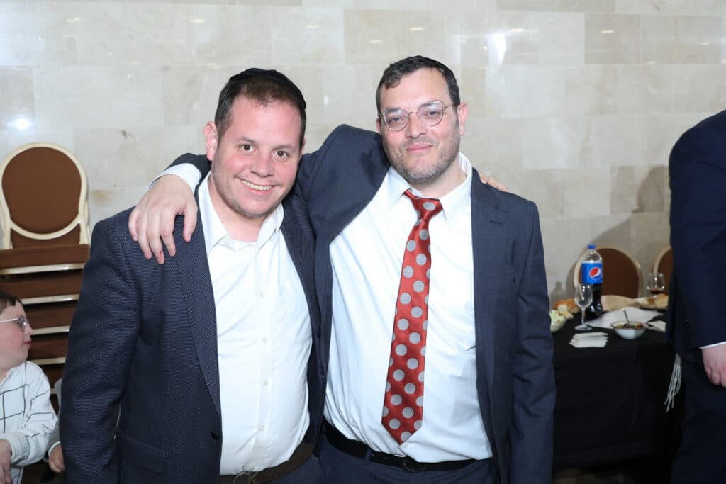 גלריה: מנחם קולדצקי בירמץ את בנו