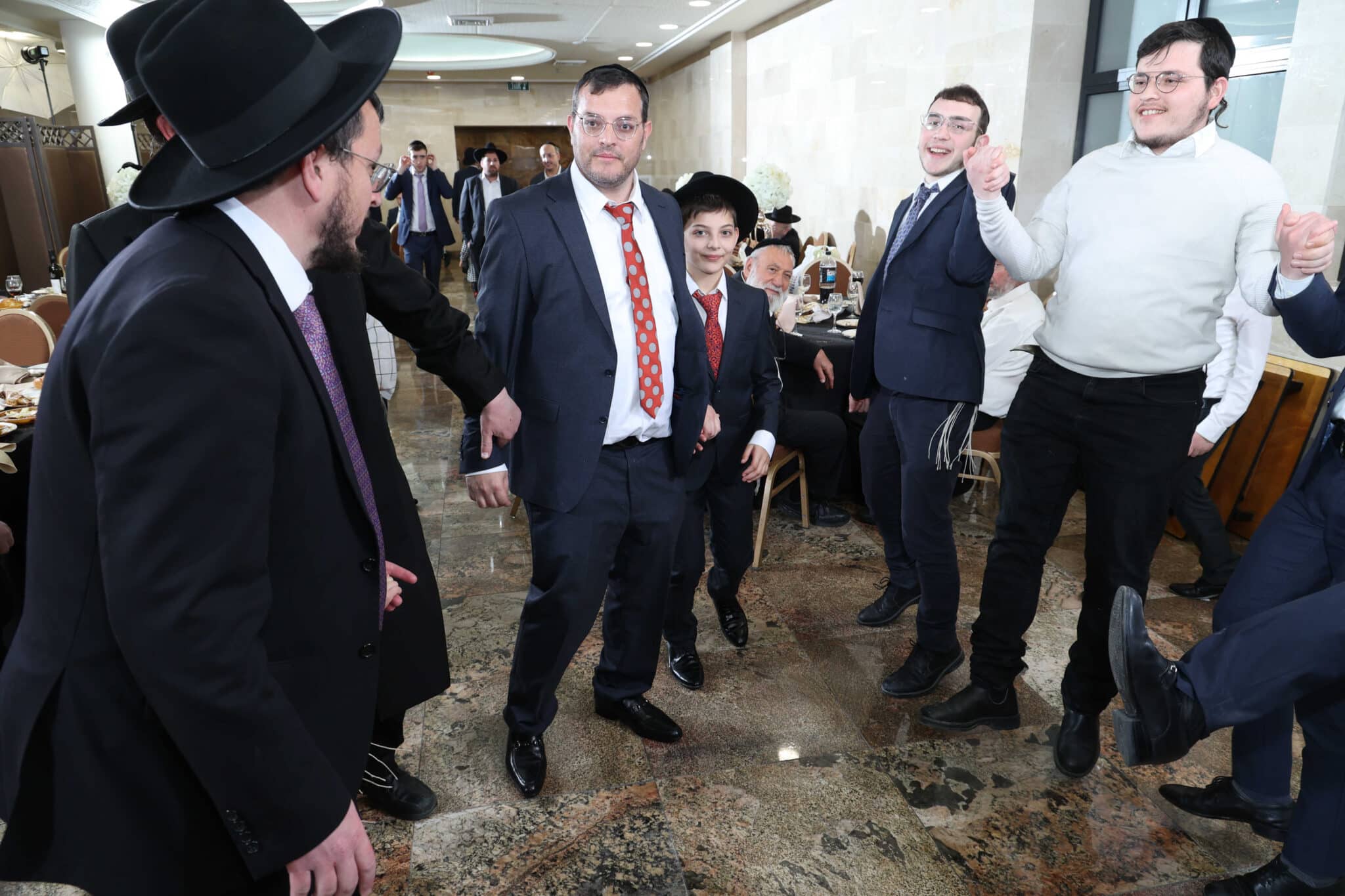 גלריה: מנחם קולדצקי בירמץ את בנו