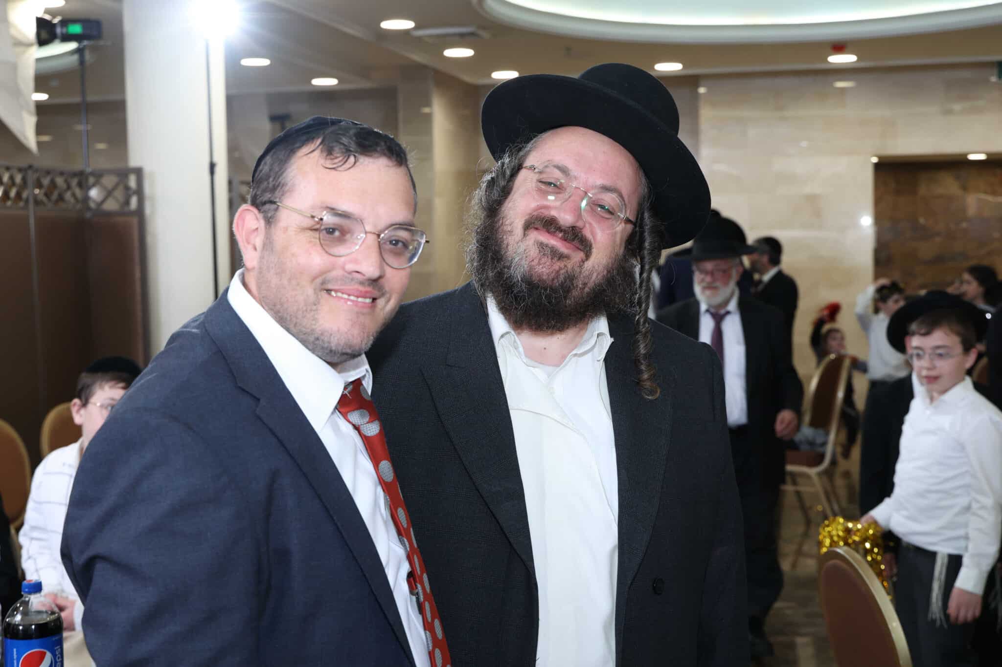 גלריה: מנחם קולדצקי בירמץ את בנו