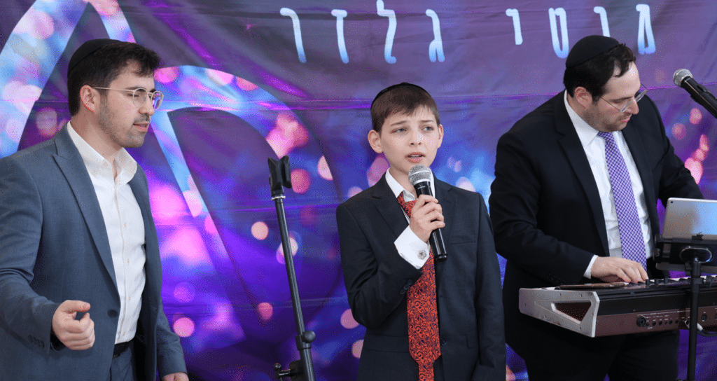 גלריה: מנחם קולדצקי בירמץ את בנו