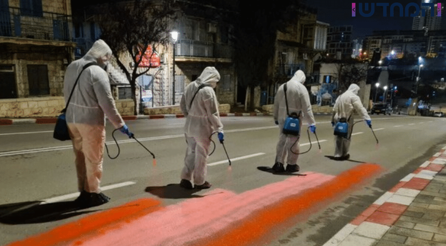 נזק כבד: שלושים עובדים פועלים לנקות את הפס האדום