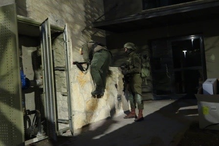 כך חיפשו כוחות הביטחון את המחבל בביתר עילית • גלריה