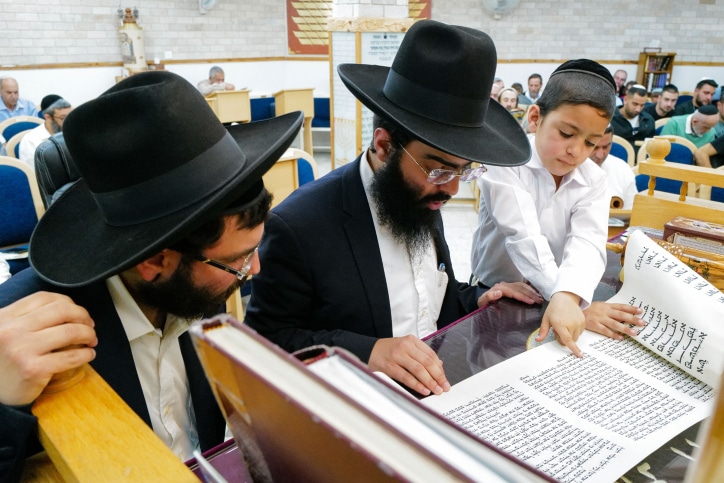 והשתיה כדת: גלרית פורים תשפ"ג