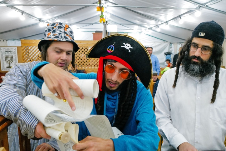 והשתיה כדת: גלרית פורים תשפ"ג