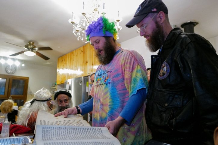 והשתיה כדת: גלרית פורים תשפ"ג