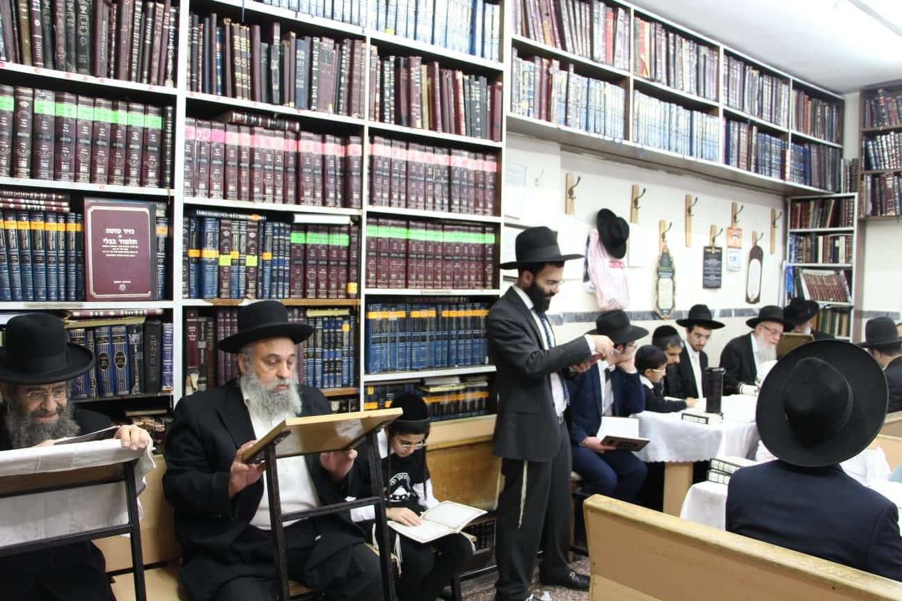 והשתיה כדת: גלרית פורים תשפ"ג