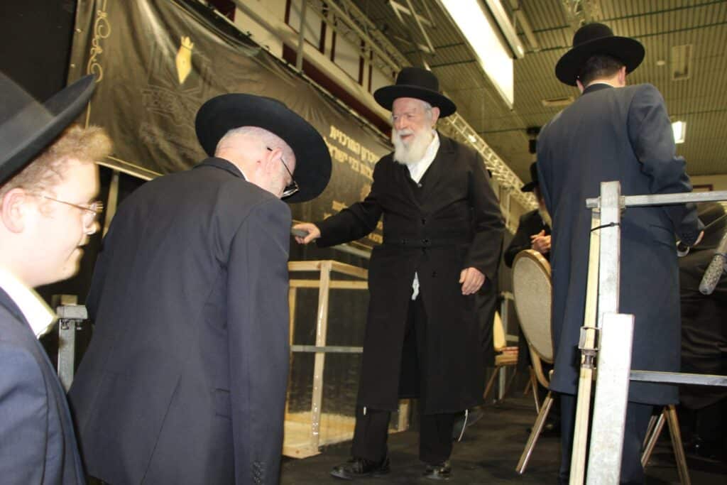 שנה לפטירתו: גדולי ישראל בעצרת מספד למרן שר התורה