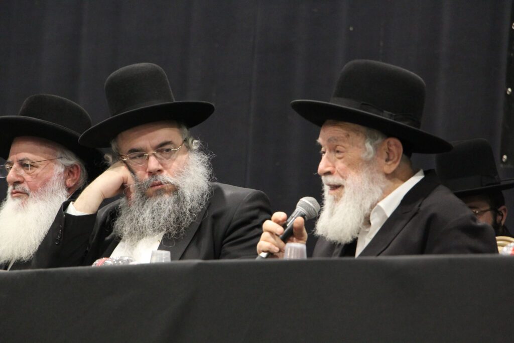 שנה לפטירתו: גדולי ישראל בעצרת מספד למרן שר התורה
