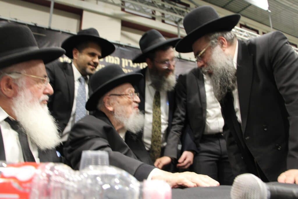שנה לפטירתו: גדולי ישראל בעצרת מספד למרן שר התורה