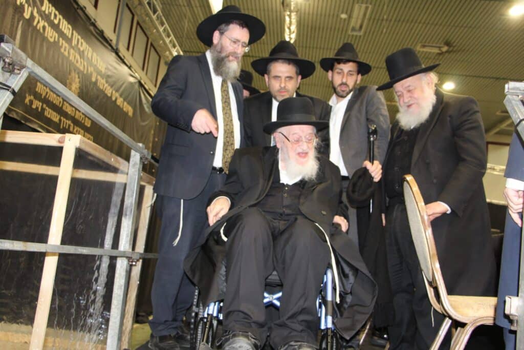 שנה לפטירתו: גדולי ישראל בעצרת מספד למרן שר התורה